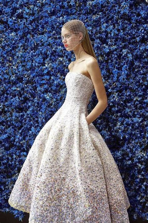 dior haute couture par raf simons fw 2015 16|Dior Haute Couture Fall/Winter 2015.